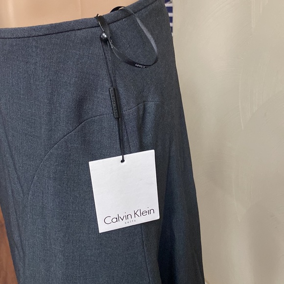 Calvin Klein Skirt (LR1) - Picture 2 of 8